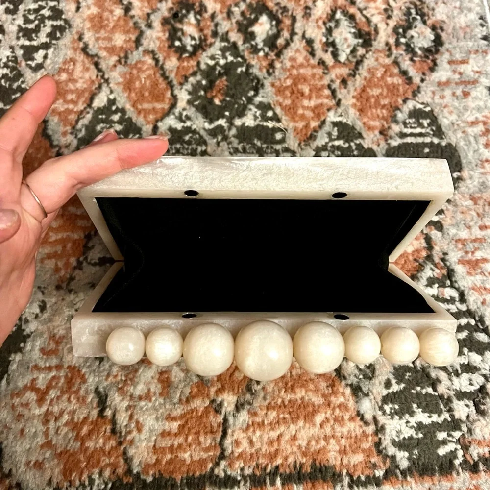 Cream Marble “On The List” Acrylic Box Clutch Purse 🌿 - Picture 7 of 10